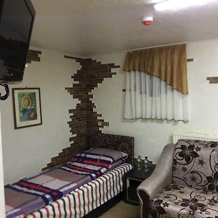 Hotel Rafinad Liov Exterior foto